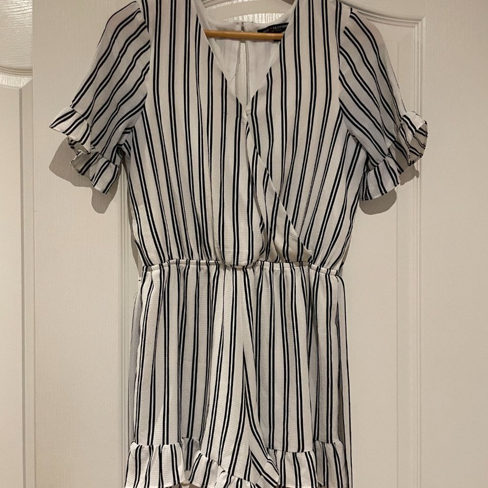Adorable Striped Romper with Ruffle Detail - Picture 4 of 9